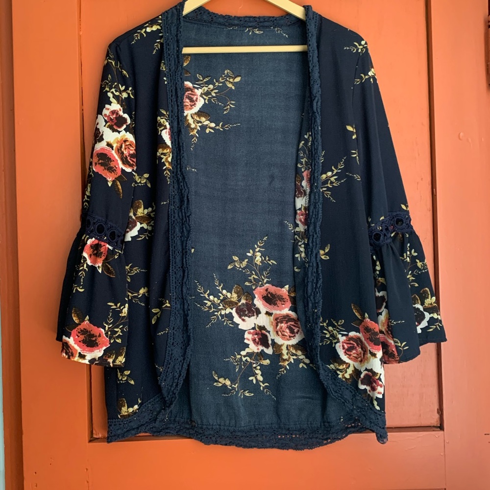Small, Tagless, Floral and Navy Kimono Coverup